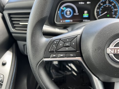 Used 2023 Nissan Leaf S image 26