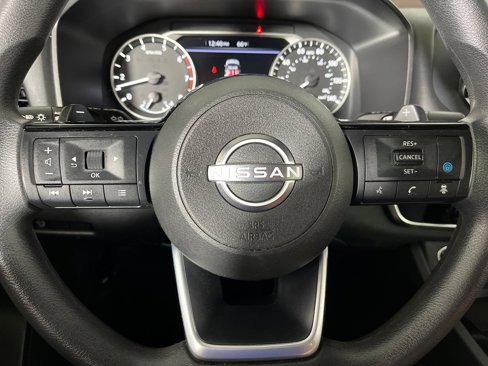 Used 2023 Nissan Rogue SV image 12
