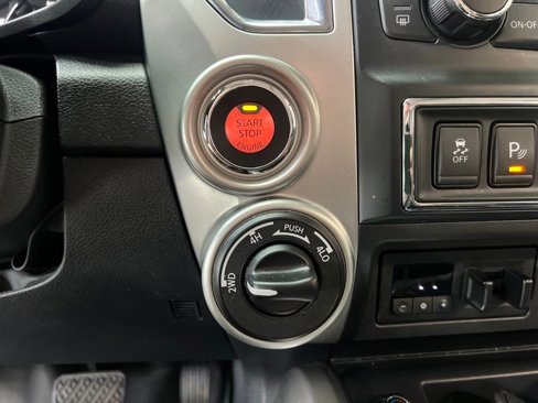 Used 2018 Nissan Titan PRO-4X image 22
