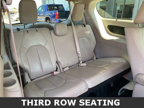 Used 2021 Chrysler Pacifica Touring-L image 21
