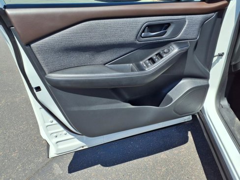 Used 2021 Nissan Rogue S image 18