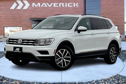Used 2021 Volkswagen Tiguan SE w/ Panoramic Sunroof Package image 3