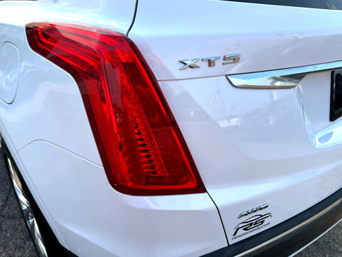 Used 2017 Cadillac XT5 Platinum w/ Driver Assist Package image 18