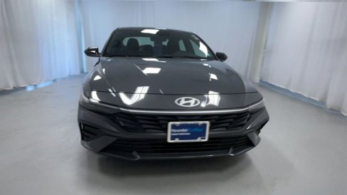 Used 2025 Hyundai Elantra Sport image 17