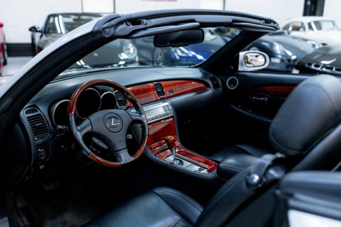 Used 2007 Lexus SC 430 Convertible image 2