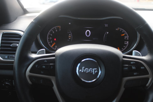 Used 2014 Jeep Grand Cherokee Laredo w/ 18" Wheel & 8.4" Radio Group image 8