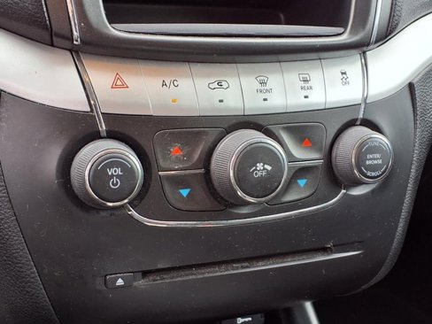 Used 2020 Dodge Journey SE w/ Blacktop Package image 10