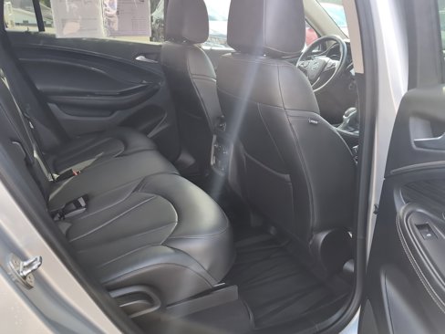 Used 2018 Buick Envision Essence image 6