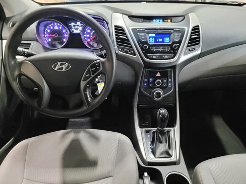 Used 2016 Hyundai Elantra SE image 22