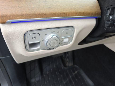 Used 2021 Mercedes-Benz GLE 450 4MATIC image 23
