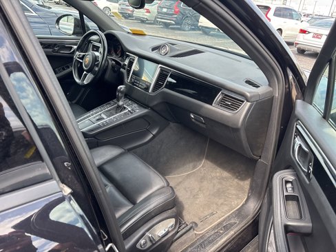 Used 2018 Porsche Macan image 5