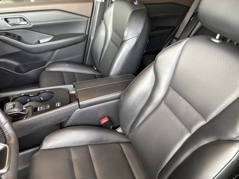 Used 2021 Nissan Rogue SV w/ Premium Package image 23