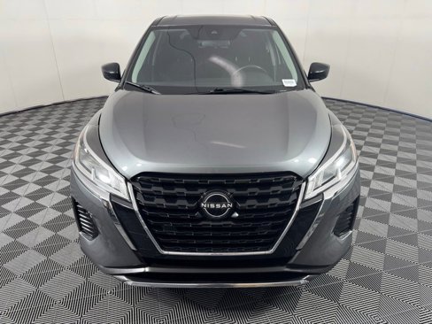 Used 2022 Nissan Kicks S image 12