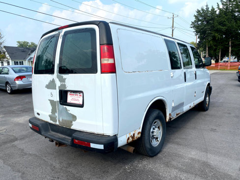 Used 2005 Chevrolet Express 2500 image 3