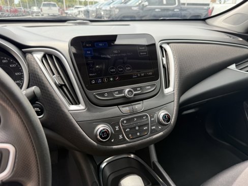 Used 2023 Chevrolet Malibu LT image 19