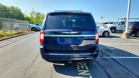 Used 2012 Chrysler Town & Country Touring w/ Entertainment Group #1 image 7