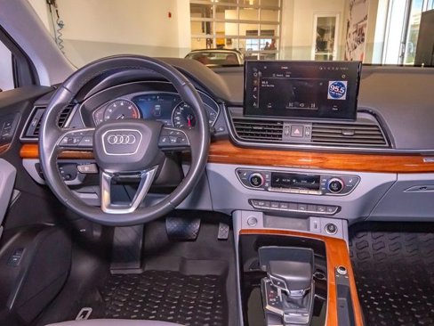 Used 2022 Audi Q5 2.0T Premium w/ Convenience Package image 38