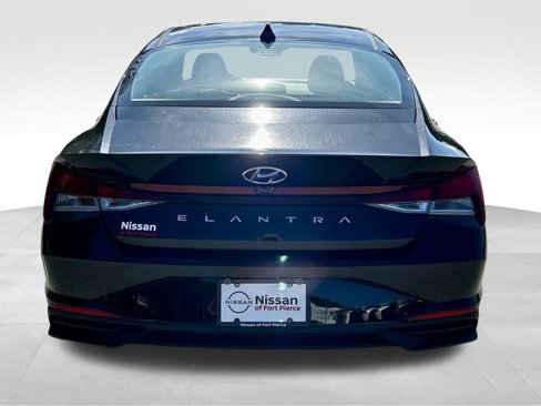 Used 2023 Hyundai Elantra SEL image 5