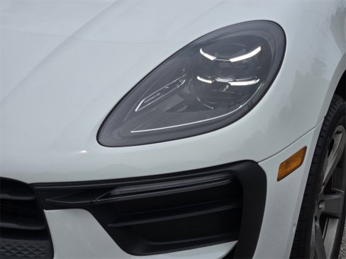 Certified 2024 Porsche Macan Turbo image 13