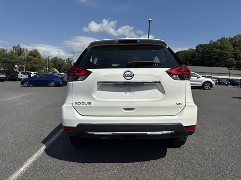 Used 2017 Nissan Rogue S image 6