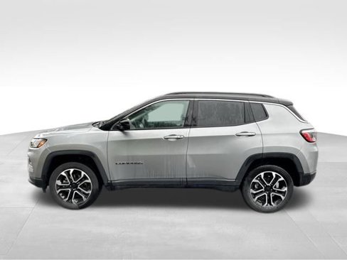 Used 2022 Jeep Compass Limited image 4
