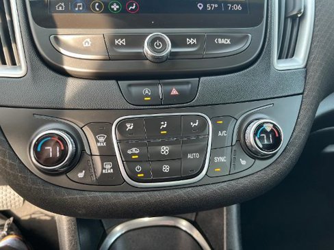 Used 2022 Chevrolet Malibu LT image 10