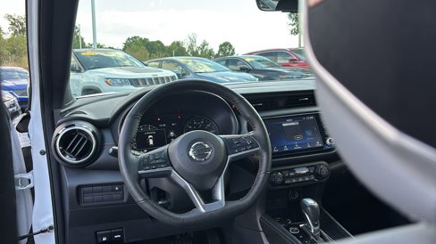 Used 2021 Nissan Kicks SR w/ SR Premium Package image 13