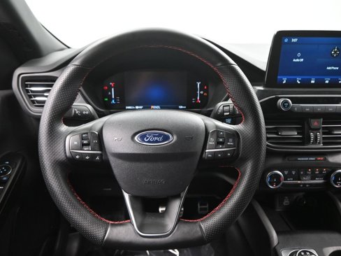 Used 2024 Ford Escape ST-Line w/ Equipment Group 301A image 9