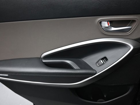 Used 2019 Hyundai Santa Fe XL SE image 32