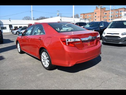 Used 2014 Toyota Camry L image 9