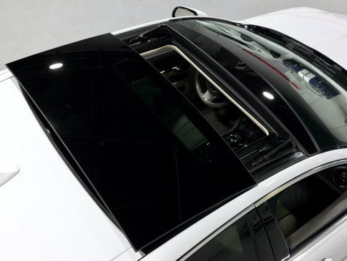 Used 2013 Jaguar XJ image 91