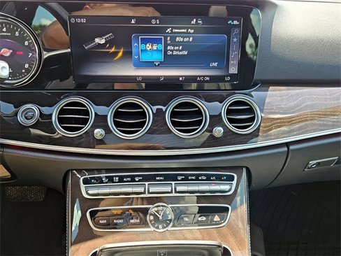 Used 2019 Mercedes-Benz E 300 image 8