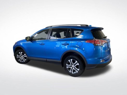 Used 2018 Toyota RAV4 LE image 3