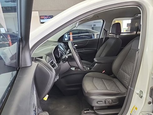 Used 2018 Chevrolet Equinox LT image 14