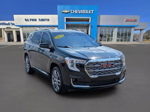 Used 2022 GMC Terrain Denali w/ LPO, Cargo Package image 3