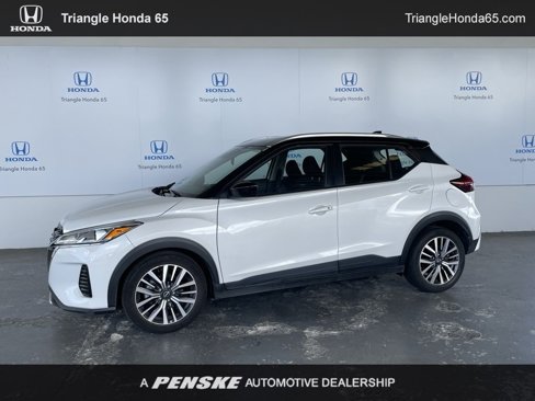 Used 2024 Nissan Kicks SV image 1