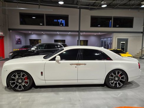 Used 2017 Rolls-Royce Ghost Black Badge image 4
