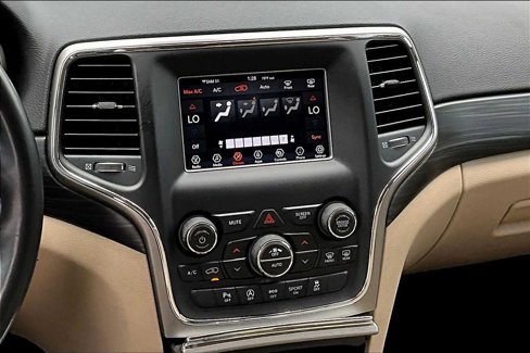 Used 2021 Jeep Grand Cherokee Laredo image 6