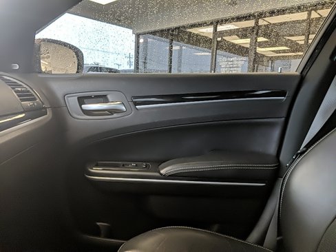 Used 2019 Chrysler 300 S w/ Safetytec Plus Group image 21
