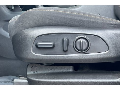 Used 2021 Chevrolet Traverse LT image 13