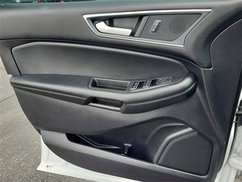 Used 2022 Ford Edge SEL image 18