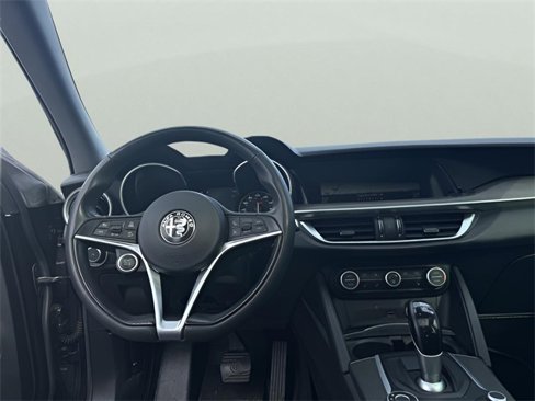 Used 2018 Alfa Romeo Stelvio Ti image 15