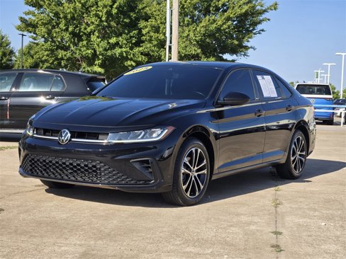 Used 2025 Volkswagen Jetta Sport image 3