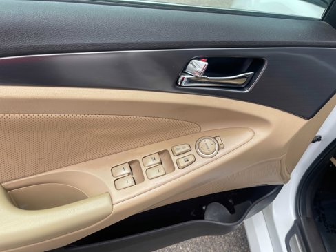 Used 2014 Hyundai Sonata Limited w/ Panoramic Sunroof Package 02 image 18
