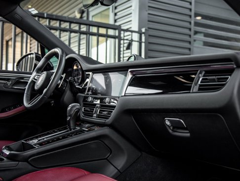 Certified 2023 Porsche Macan image 44