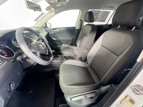 Used 2021 Volkswagen Tiguan S image 14