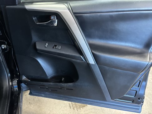 Certified 2018 Toyota RAV4 XLE image 34