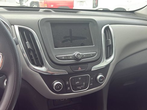 Used 2020 Chevrolet Equinox LS image 12