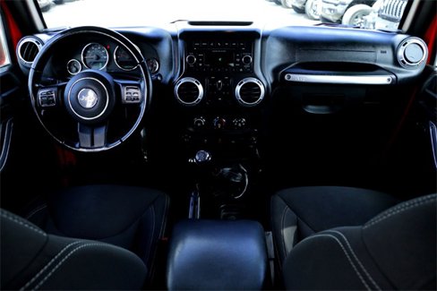 Used 2016 Jeep Wrangler Unlimited Sahara w/ Connectivity Group image 25