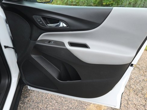 Used 2020 Chevrolet Equinox LS image 34